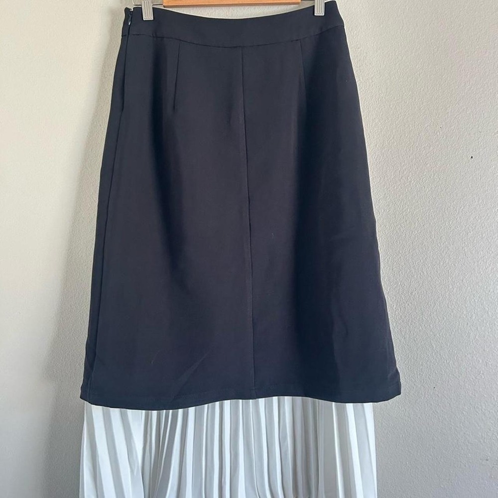 Commense Black and White Two Tone Pleated Long Skirt Medium New with tags - Picture 3 of 5